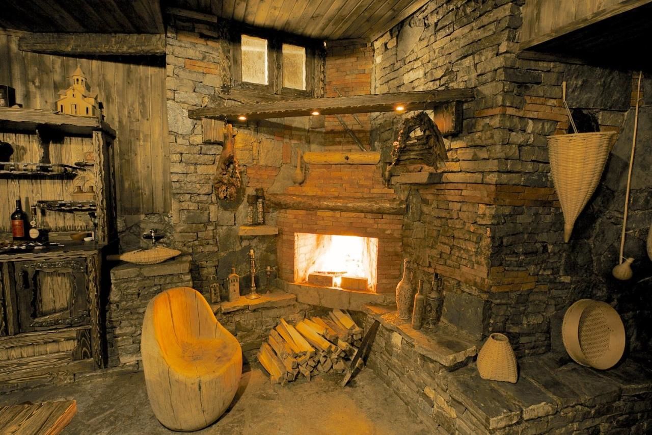 Отель Gudauri Hut Hotel Гудаури