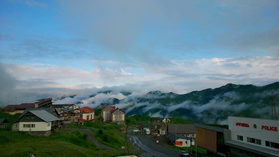 Отель Gudauri Hut Hotel Гудаури-6